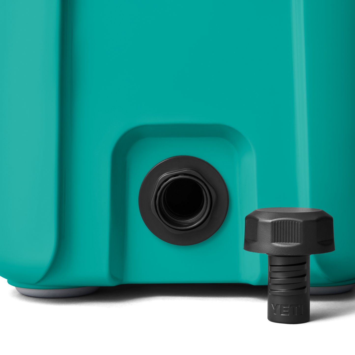 YETI Roadie® 15 Hard Cooler Aquifer Blue