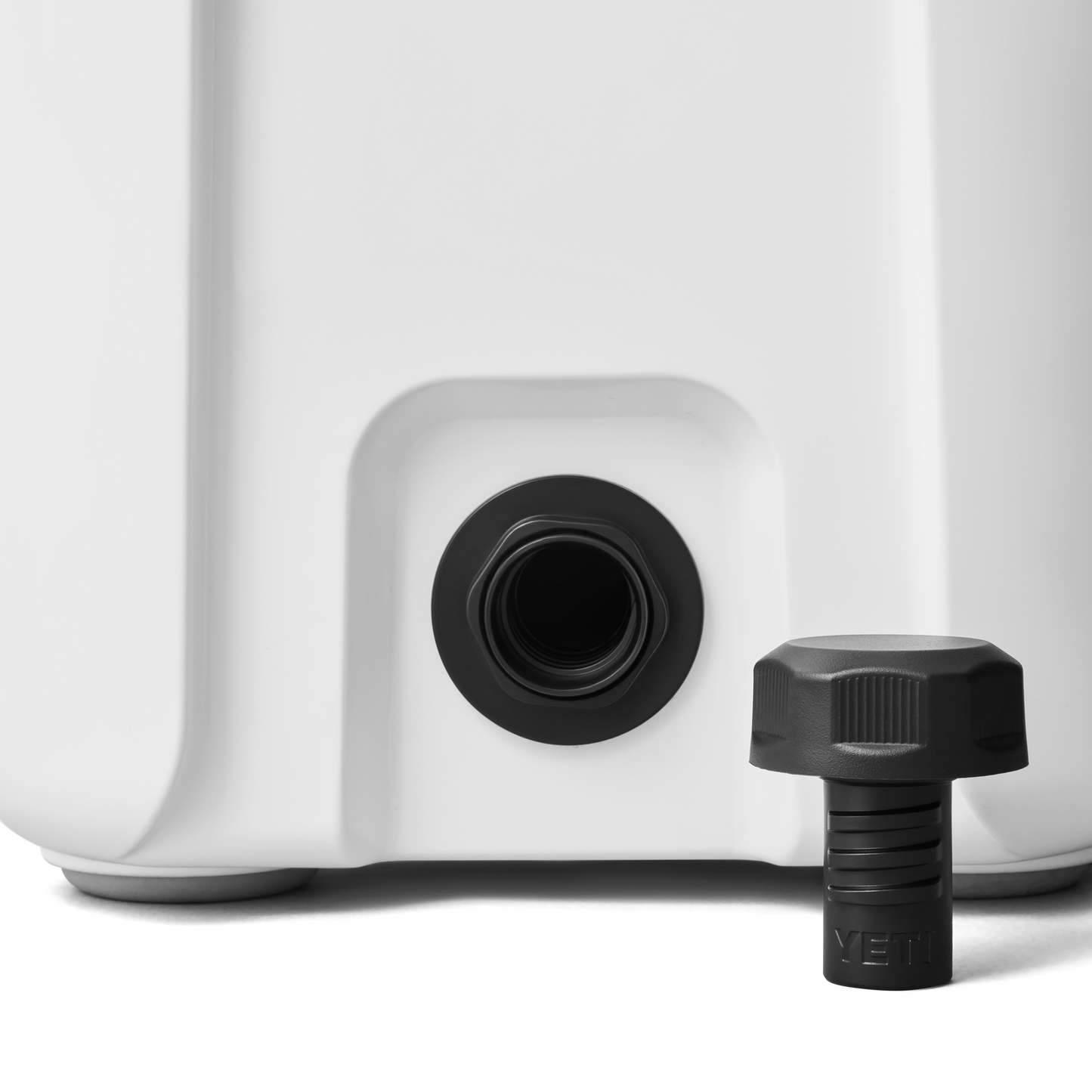 YETI Roadie® 15 Hard Cooler White/Blue