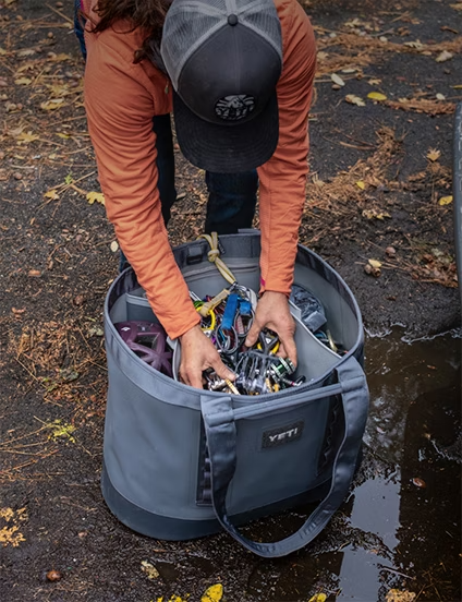 Pro Surfer-Tested I YETI Camino Carryall Bag 