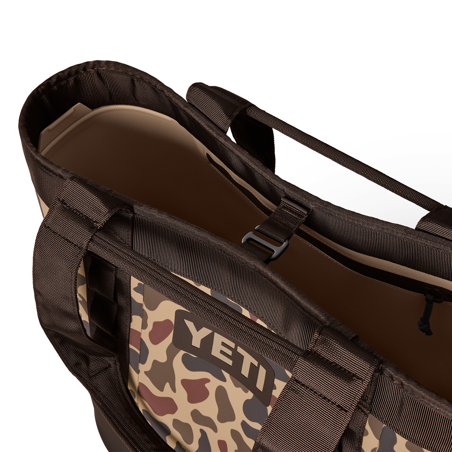 YETI Camino® 35 Carryall Wetlands Camo